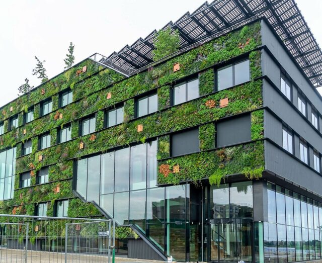 Aeres-University_green-facade
