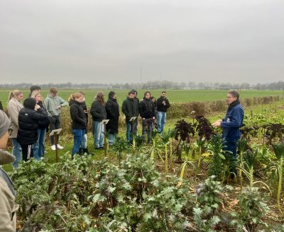 Denk tank bij boer